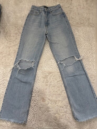 Trendyolmilla Yırtık Jean