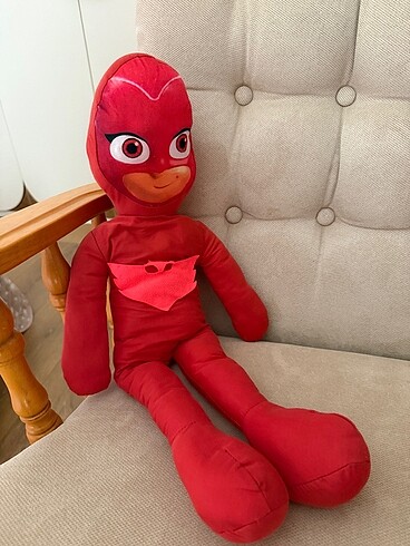 Pijamaskeli baykuş kız