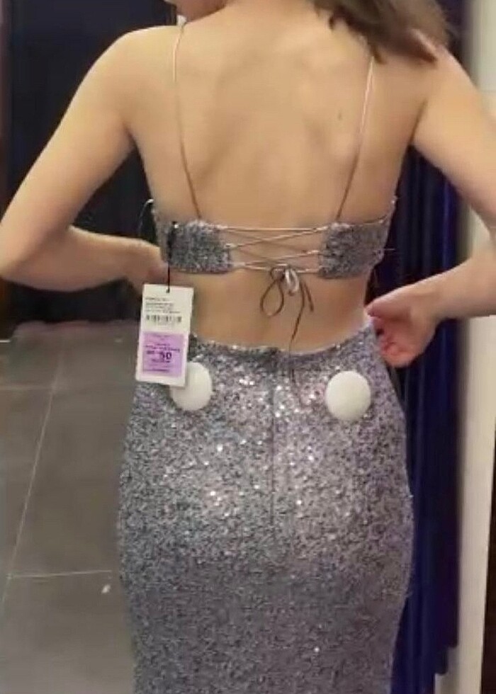 Gümüş renginde vücudu saran abiye - Görsel 3