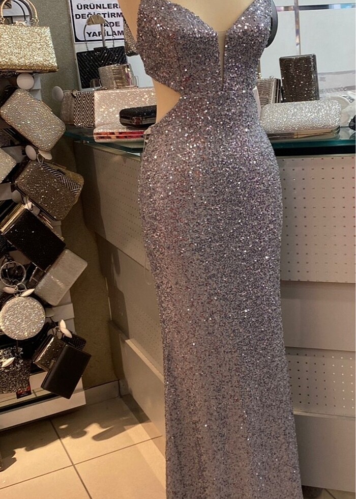 Gümüş renginde vücudu saran abiye - Görsel 2