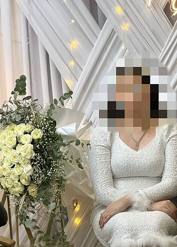 Beyaz payetli elbise