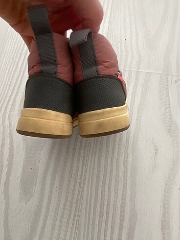 20 Beden Zara kapitone bot 20 numara