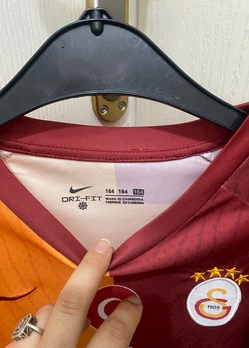 Kısa Kollu Galatasaray Baskılı Tişört - Görsel 3