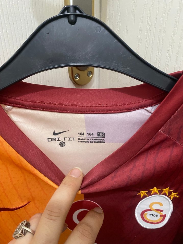 Kısa Kollu Galatasaray Baskılı Tişört - Görsel 3