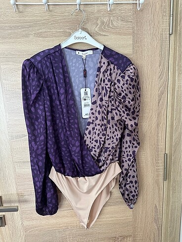 Kruvaze Desenli Bodysuit Mor Pudra