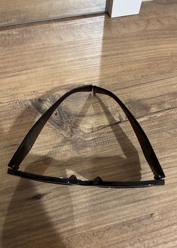 Koyu Kahverengi Minimalist Kadın Güneş Gözlüğü - Görsel 3