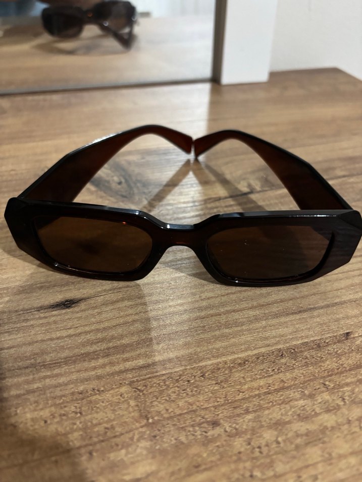 Koyu Kahverengi Minimalist Kadın Güneş Gözlüğü - Görsel 2