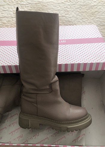 Bej rengi nde uzun bot - Görsel 4