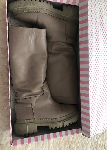 Bej rengi nde uzun bot - Görsel 2