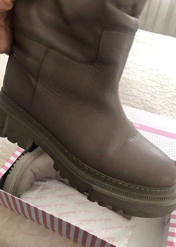 Bej rengi nde uzun bot - Görsel 5