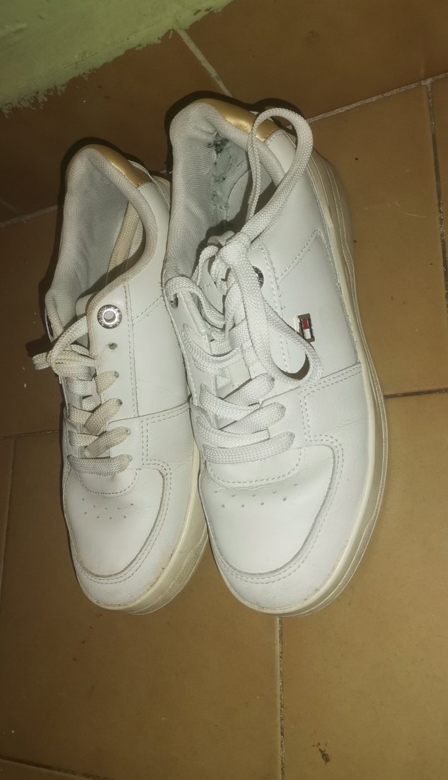 Beyaz Minimalist Stiletto Topuklu Kadın Spor Ayakkabı - Görsel 2