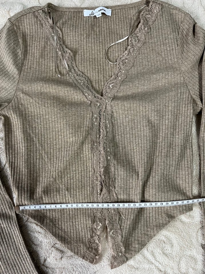 V Yaka Nakışlı Bej Kadın Triko Kazak - Görsel 3