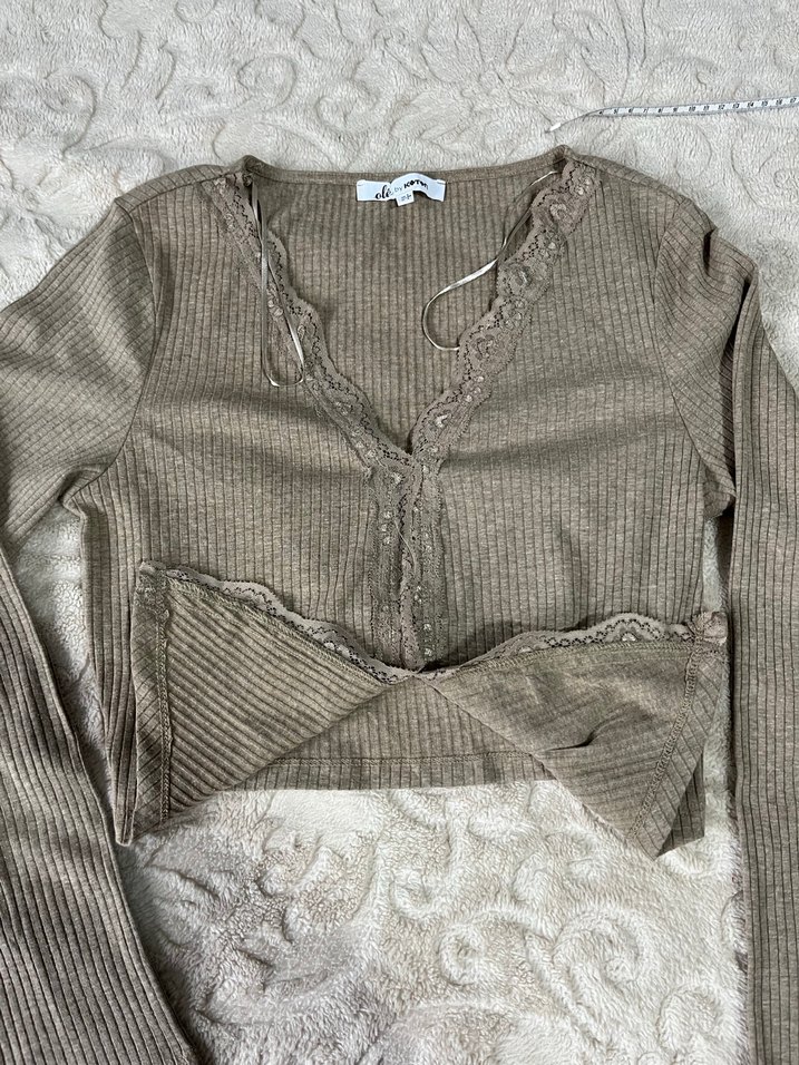 V Yaka Nakışlı Bej Kadın Triko Kazak - Görsel 2