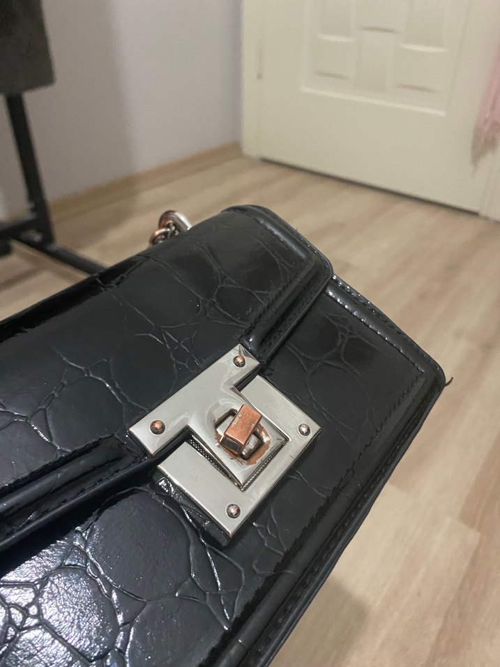 Stradivarius Siyah Deri Kadın Çanta - Görsel 2