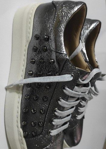 Gri Metalik Kadın Dolgu Topuklu Spor Ayakkabı - Görsel 5