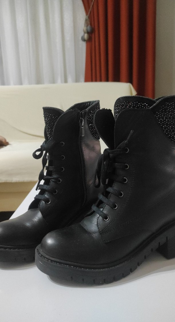 Siyah Nakışlı Deri Gotik Yüksek Topuklu Bot - Görsel 3