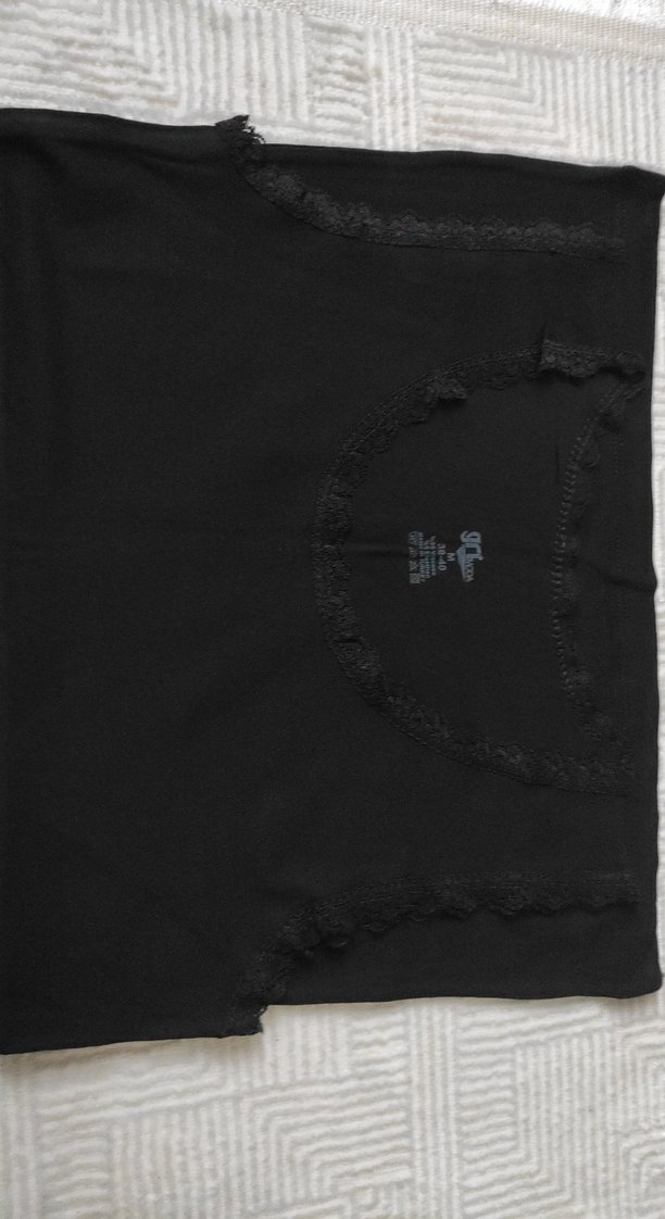 Siyah V Yaka Kolsuz Kadın Atlet - Görsel 3