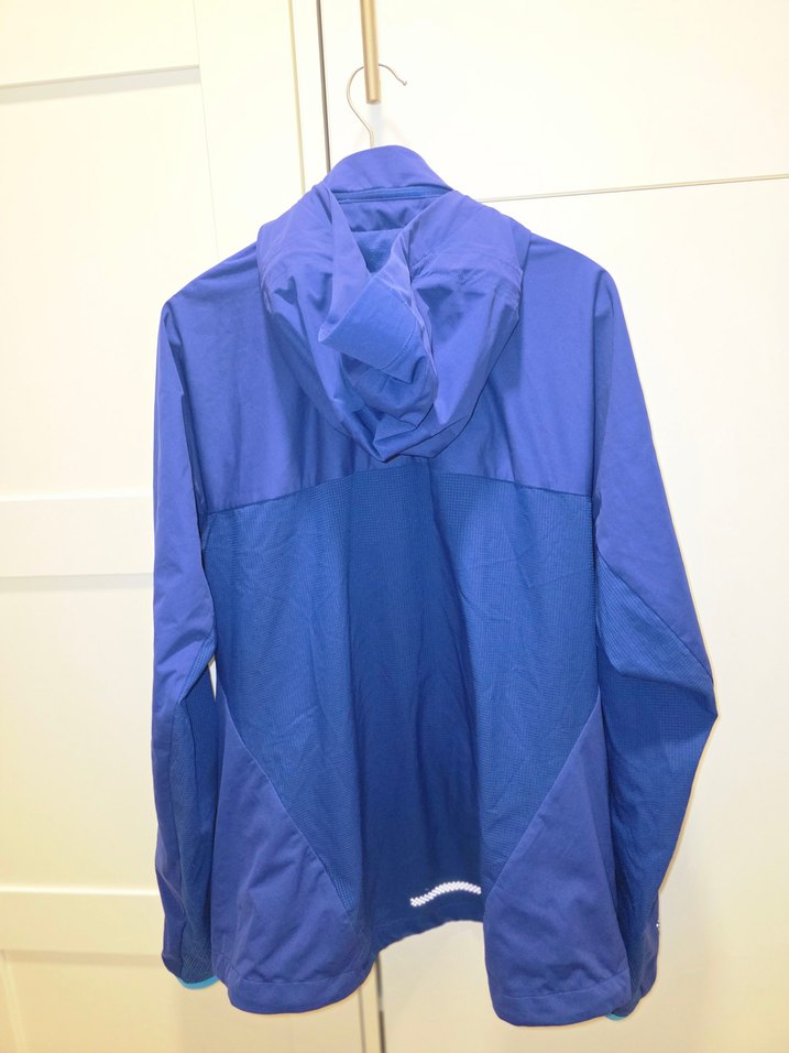 Mavi Fermuarlı kadın - Görsel 4