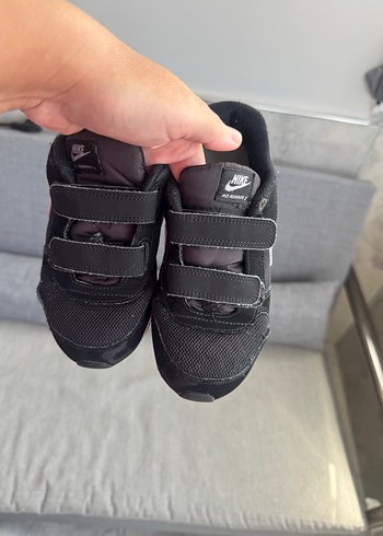 Erkek Çocuk Siyah Cırt Cırtlı nike