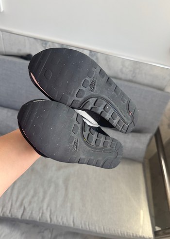 Nike Erkek Çocuk Siyah Cırt Cırtlı nike