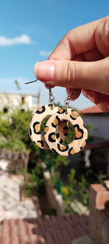 Leopar desenli küpe