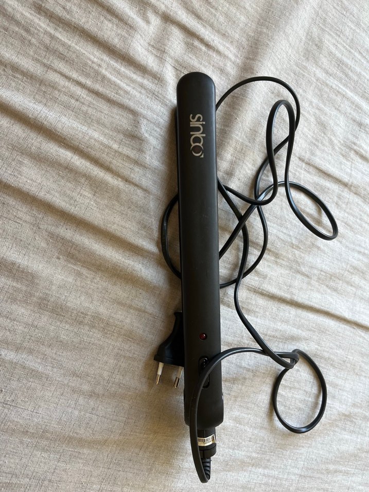 Siyah Saç Düzleştirici - Görsel 2