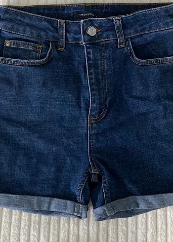 Lacivert Düğmeli Kadın Denim Midi Şort