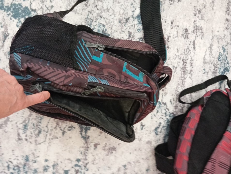 Kırmızı Desenli Sırt Çantası veMavi Desenli Sırt Çantası - Görsel 3