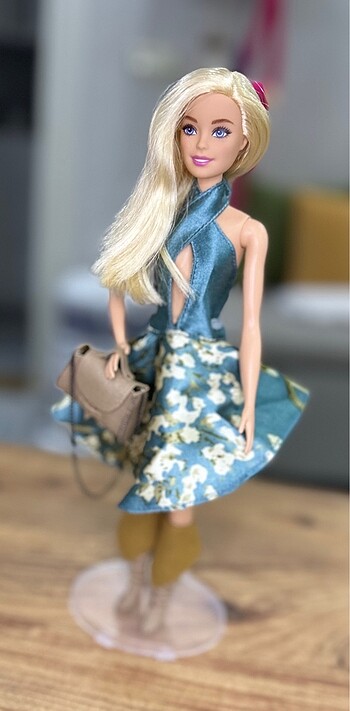 Beden Barbie ve kombini
