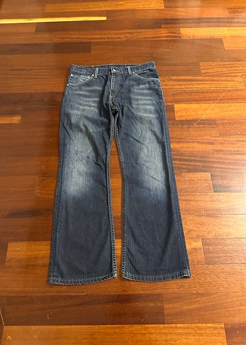 levis 32