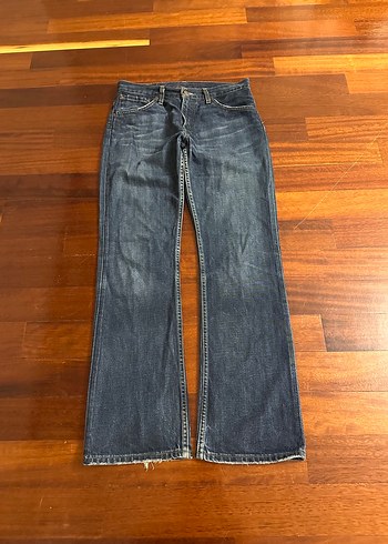 levis 32