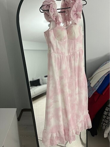Pembe Elbise