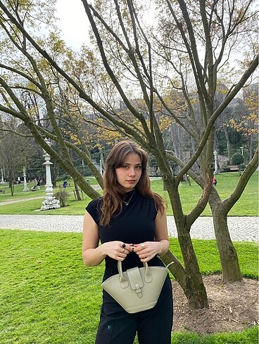 Çağla Yeşili mat simetrik omuz ve kol çantası
