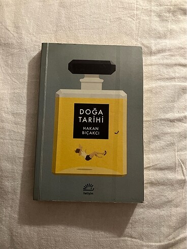 2 kitap: Doğa Tarihi-Hakan Bıçakcı ve Siyah Süt-Elif Şafak