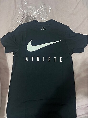 Nike athlete tişört