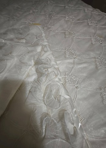 Parlak Beyaz Nakışlı Yatak Örtüsü - Görsel 3