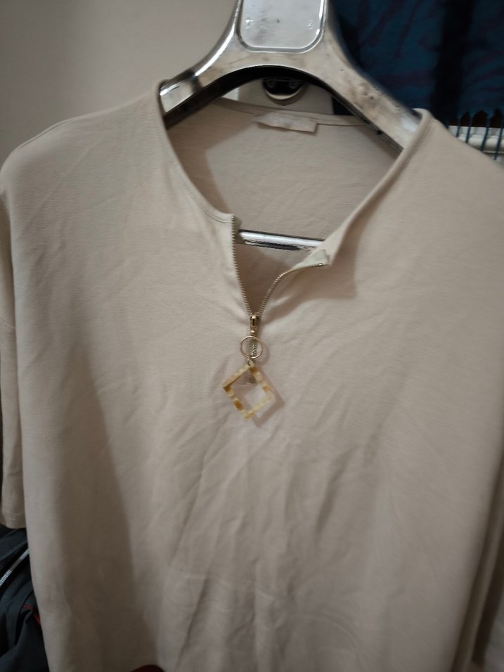 Zincir Detaylı Bej Kadın Triko bluz - Görsel 3