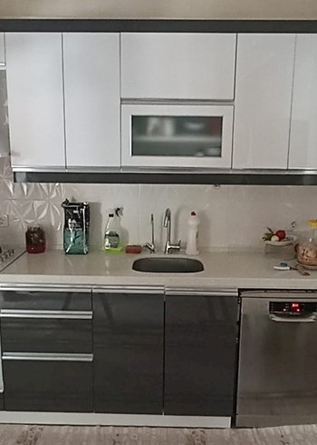 ERBAA'DA Gri Mutfak Dolabı Tezgah Dahil