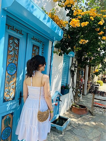 Beyaz elbise