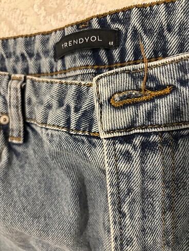 Trendyol & Milla Yırtık kot pantolon