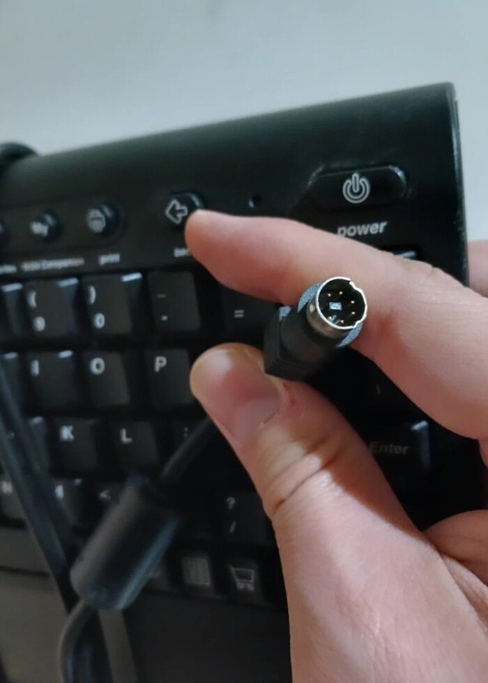 Vestel marka PS/2 port girişli mini klavye. - Görsel 2