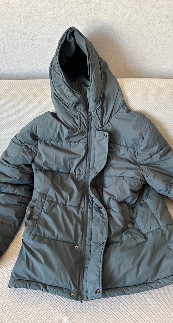 Gri Kapüşonlu erkek Kış Montu - Görsel 2