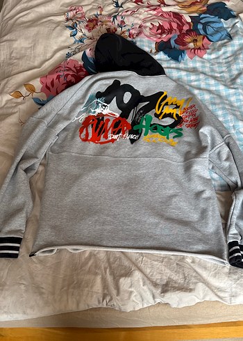 Gri Kapüşonlu Nakışlı erkek Sweatshirt - Görsel 2