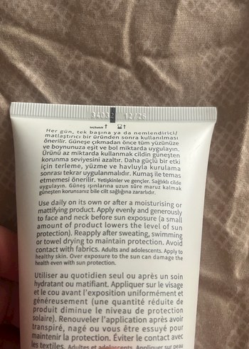 Bioderma Photoderm AKN Mat SPF30 Matlaştırıcı Güneş Kremi - Görsel 3