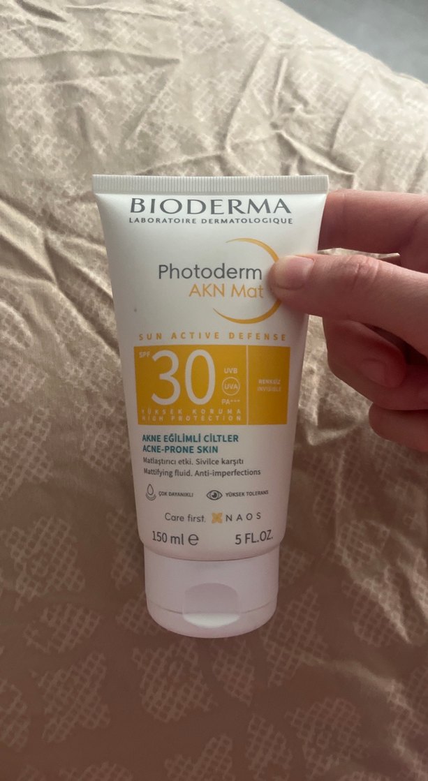 Bioderma Photoderm AKN Mat SPF30 Matlaştırıcı Güneş Kremi - Görsel 4