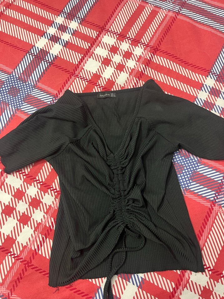 Kadın Siyah V Yakalı Büzgülü Bluz - Görsel 2