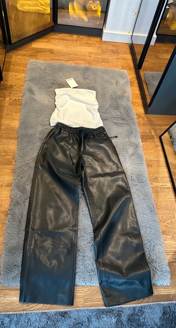 Kadın Siyah Deri Bol Kesim Pantolon - Görsel 2