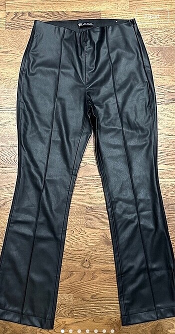 Zara suni deri pantolon