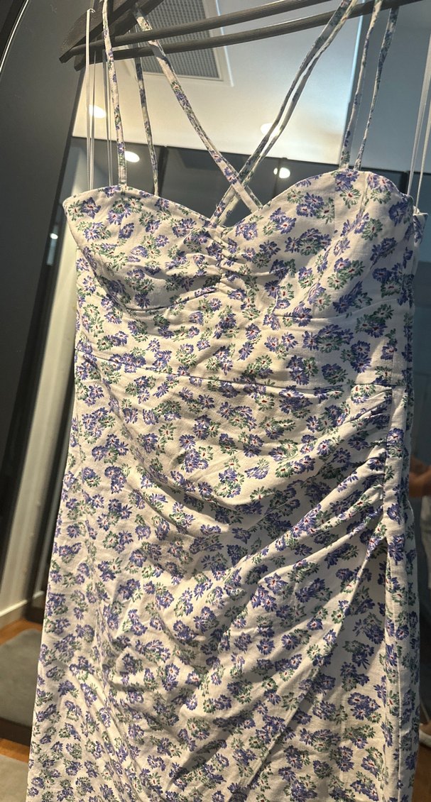 Mor Desenli Uzun Drapeli Askısız Elbise - Görsel 2