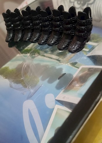 Siyah Deri Tokalı Blok Topuklu Gotik Kadın Bot - Görsel 3